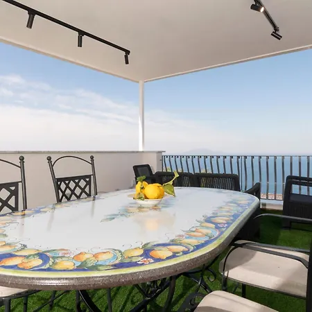 Сasa de vacaciones Breathtaking Sea View On Sorrento Coast With Sunset Terrace & Parking